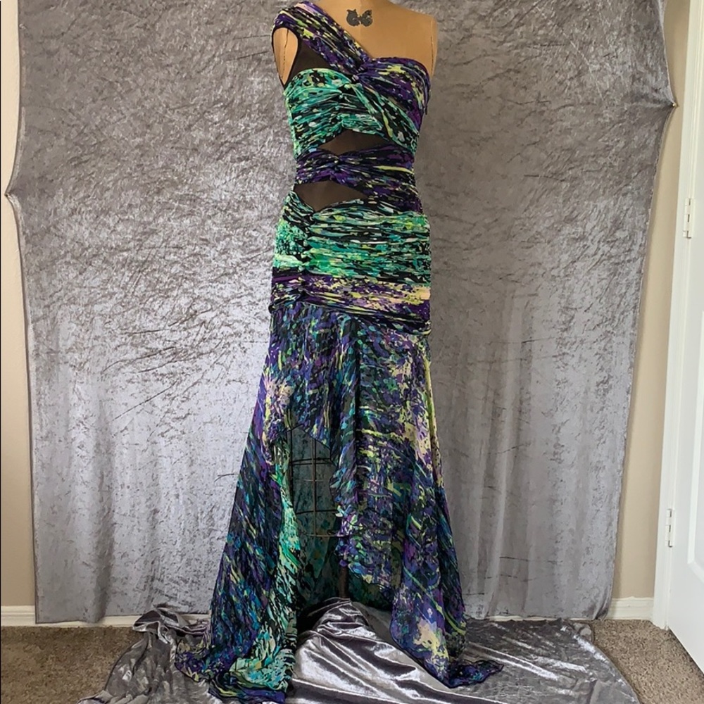 BCBG MAXAZRIA RUNWAY size medium beautiful dress